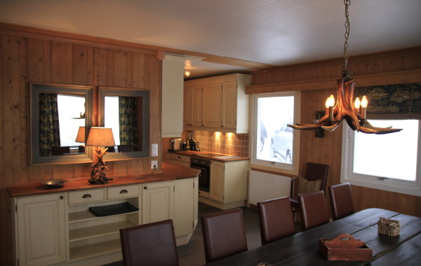 “Utsikten” – hytte midt i bakken