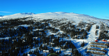 Byggeklar tomt sentralt på Norefjell